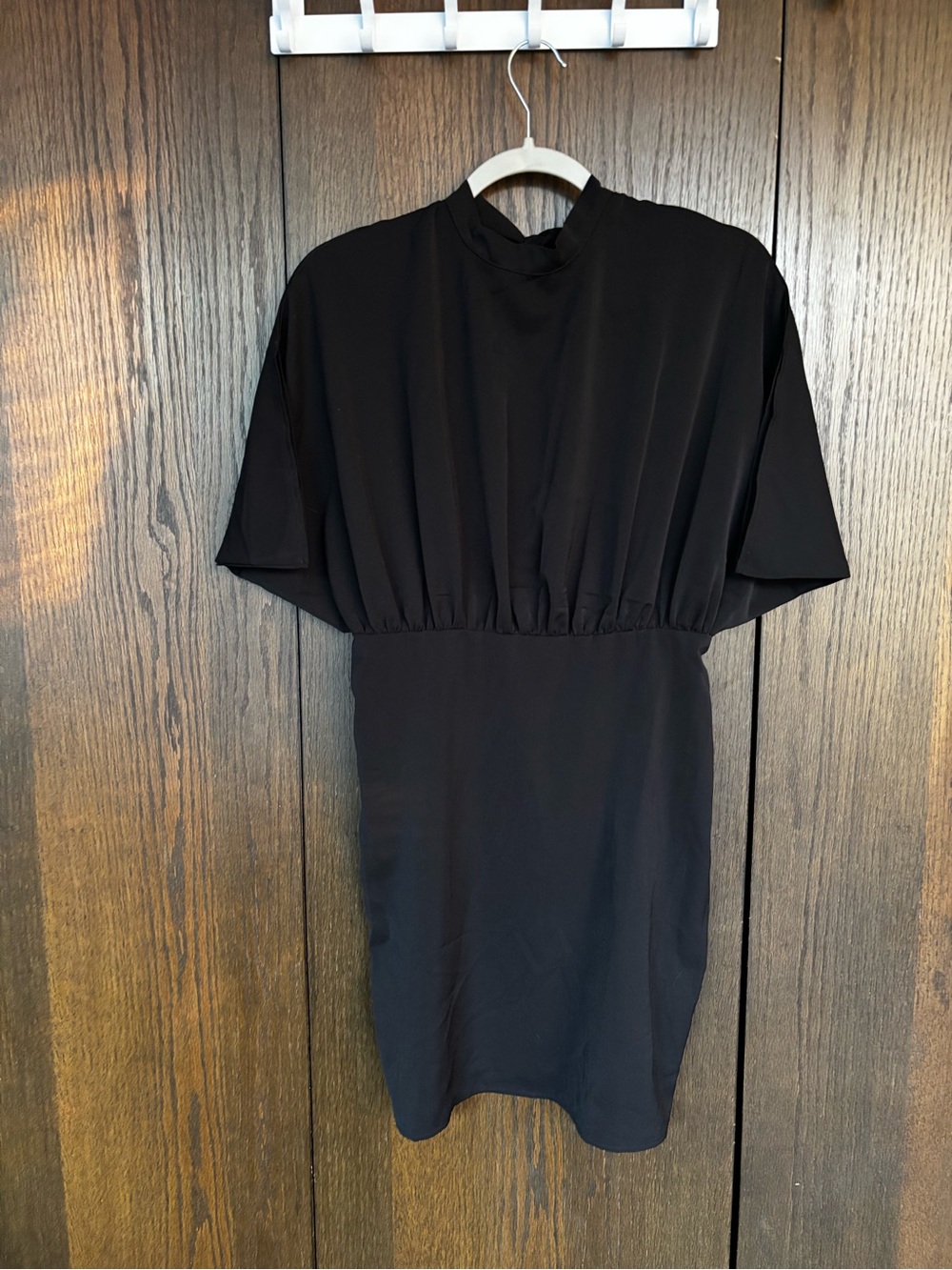 Kara and Kate Black Short Sleeve Gathered-Waist Open Back Mini Dress